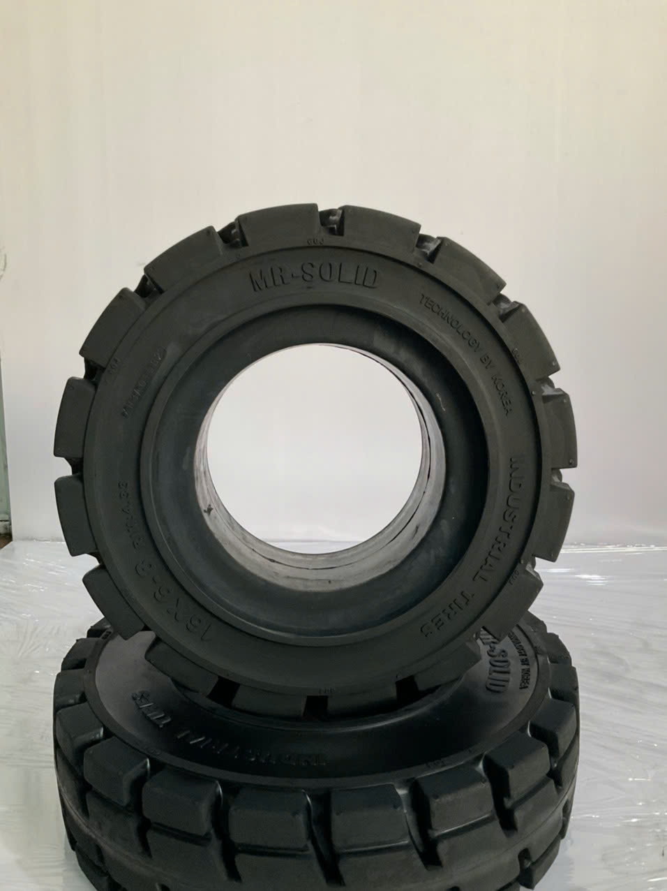 Lốp đặc MR-SOLID 16x6-8